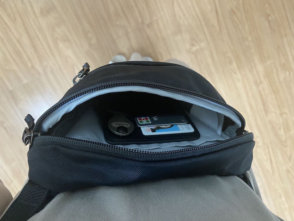 MONOMALオールインワン財布をバッグに入れた